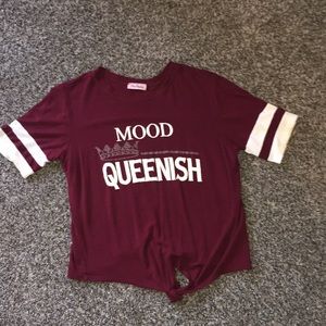 maroon t-shirt
